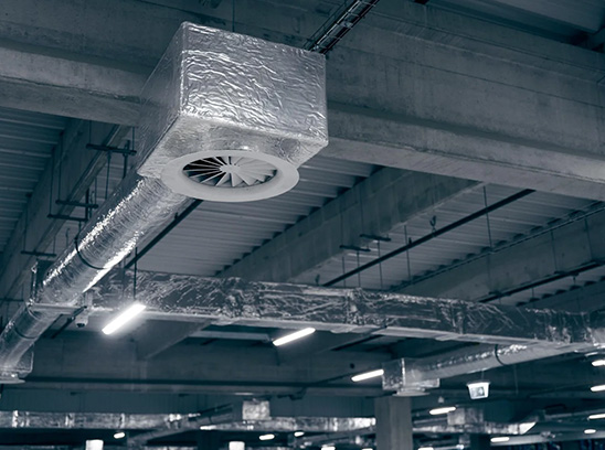 Air conditioning (HVAC) installed on the roof of industrial buildings.